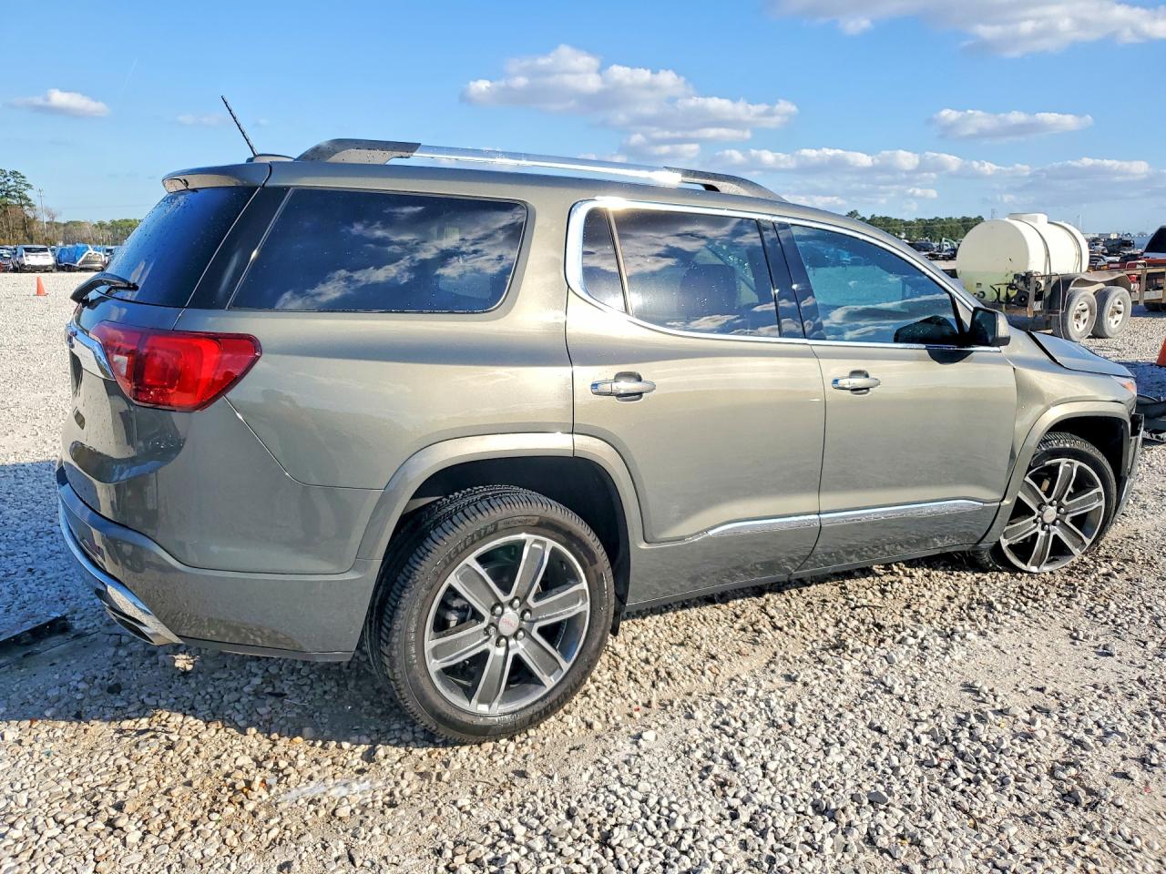 2017 GMC ACADIA DENALI photo 3