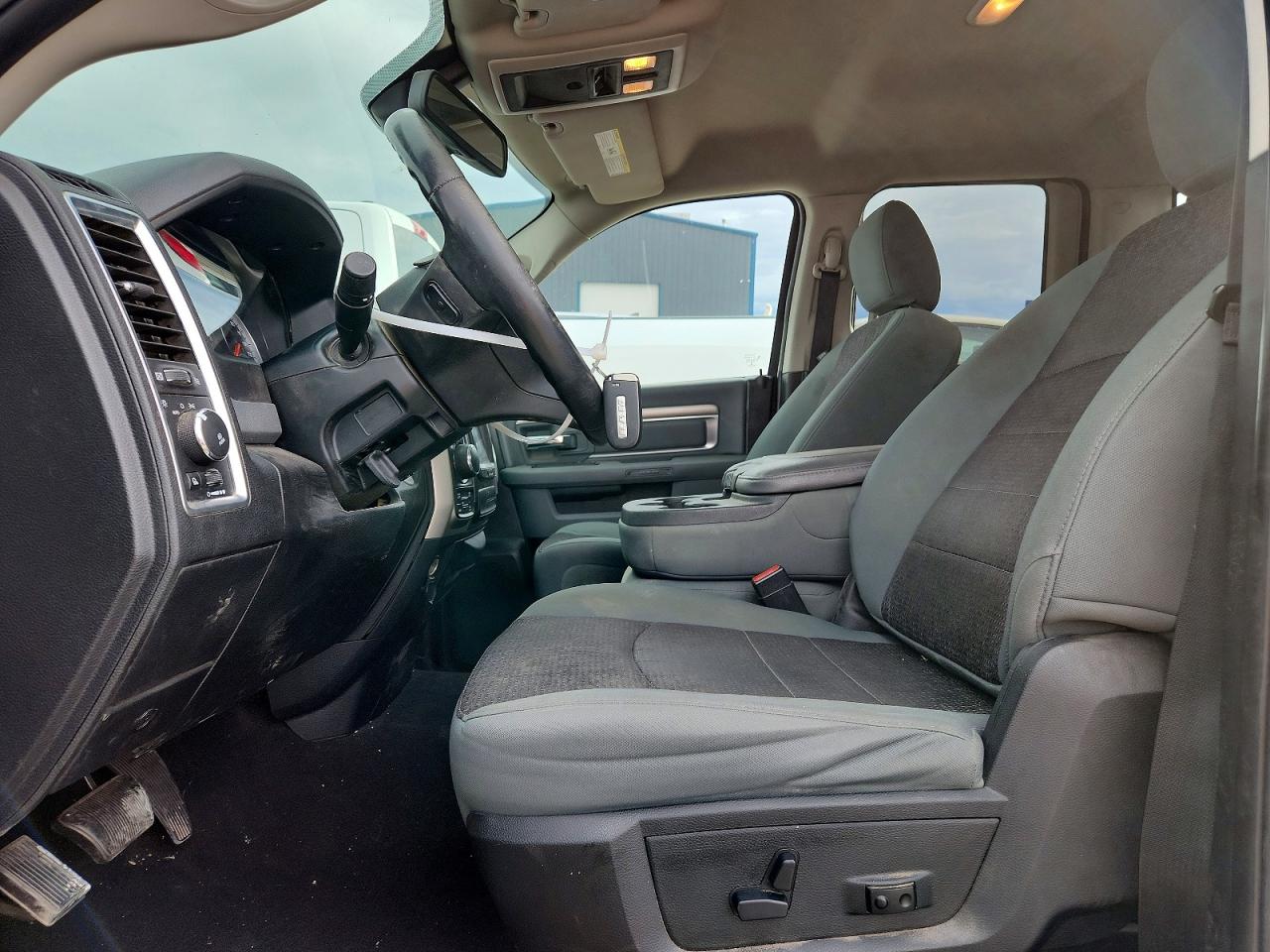 2014 RAM 1500 SLT photo 19