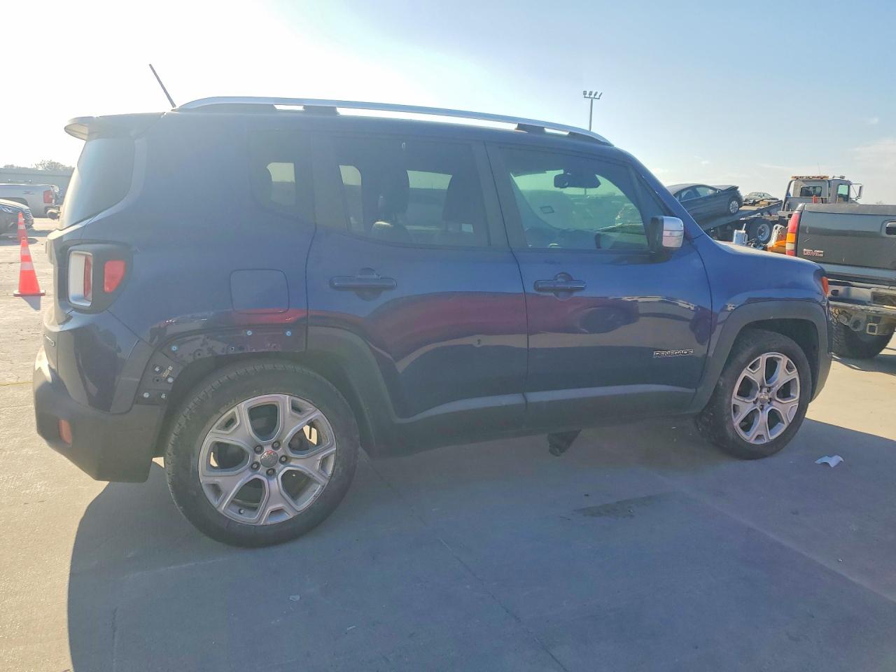 2017 JEEP RENEGADE LIMITED photo 5