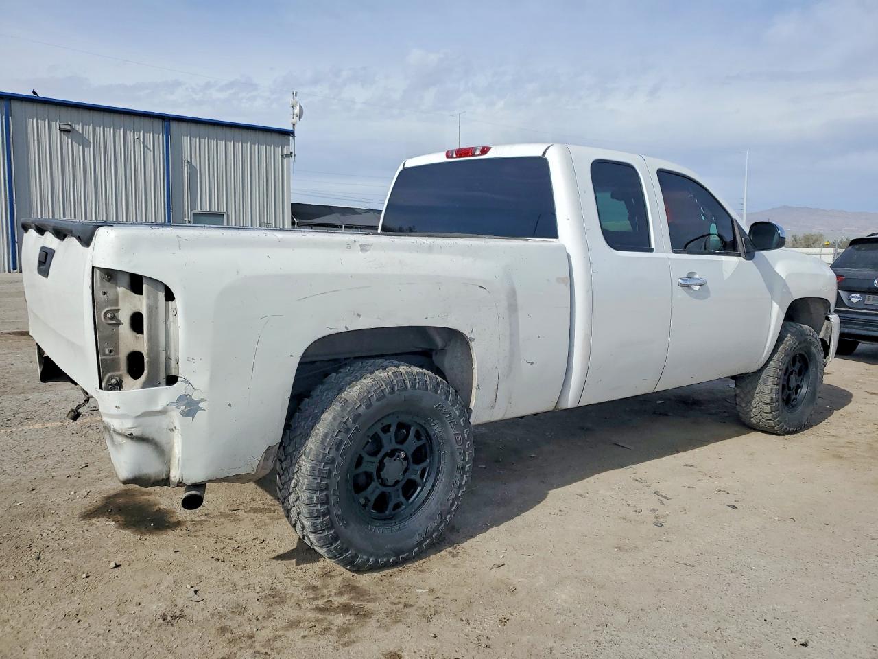 2009 CHEVROLET SILVERADO C1500 LT photo 3