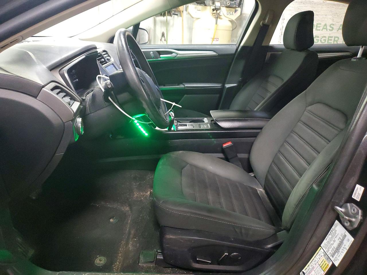 2020 FORD FUSION SE photo 19