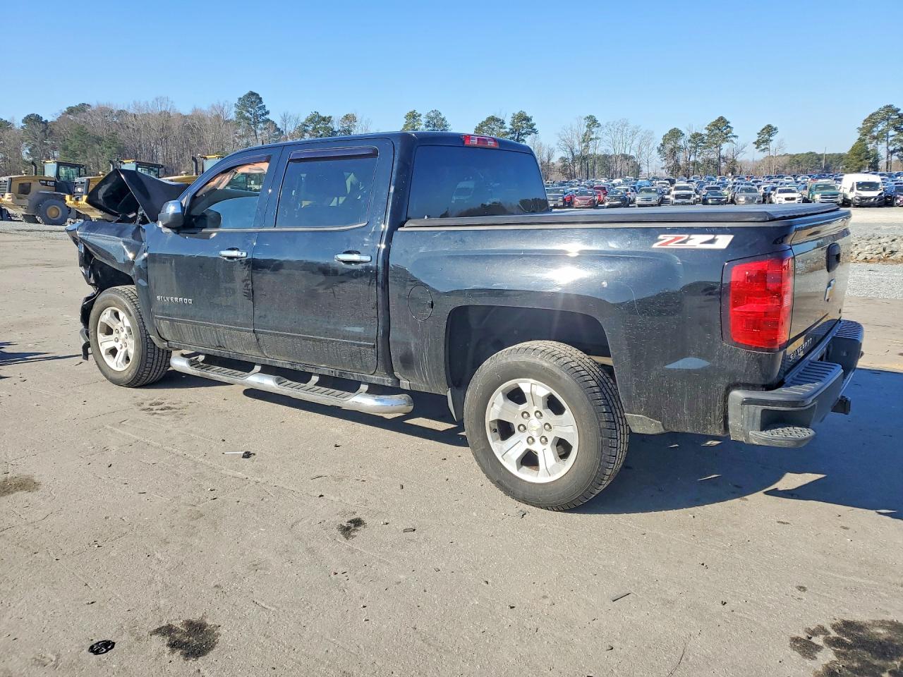 2017 CHEVROLET SILVERADO K1500 LT photo 3