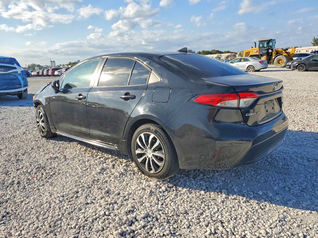 2022 TOYOTA COROLLA LE photo 3