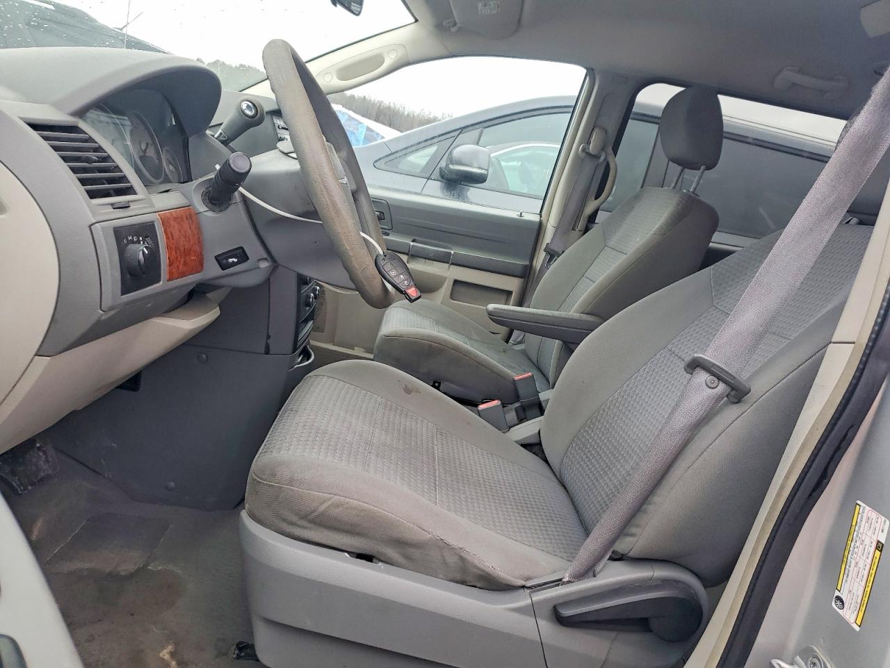 2008 CHRYSLER TOWN & COUNTRY LX photo 19