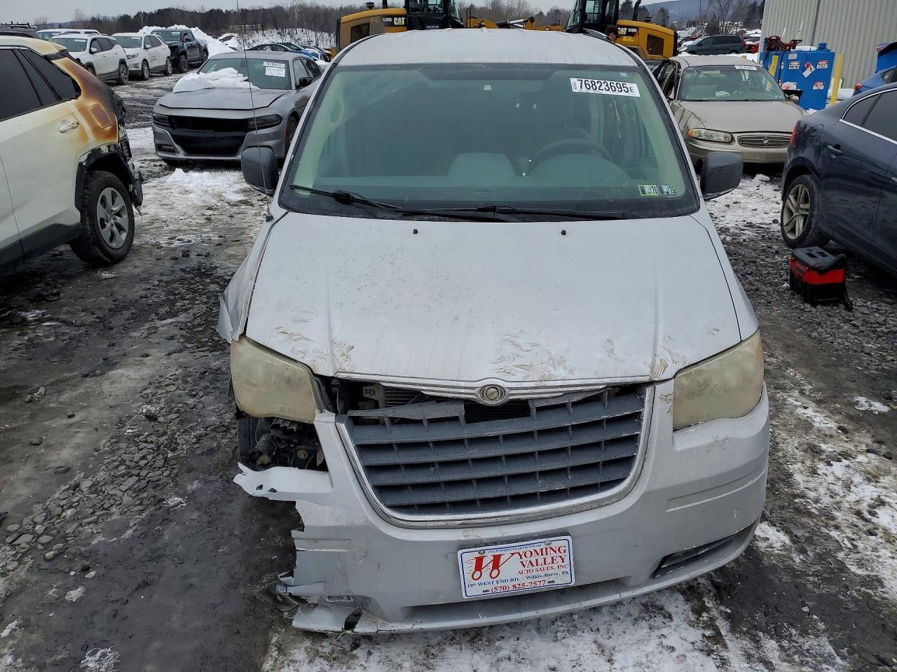 2008 CHRYSLER TOWN & COUNTRY LX photo 13