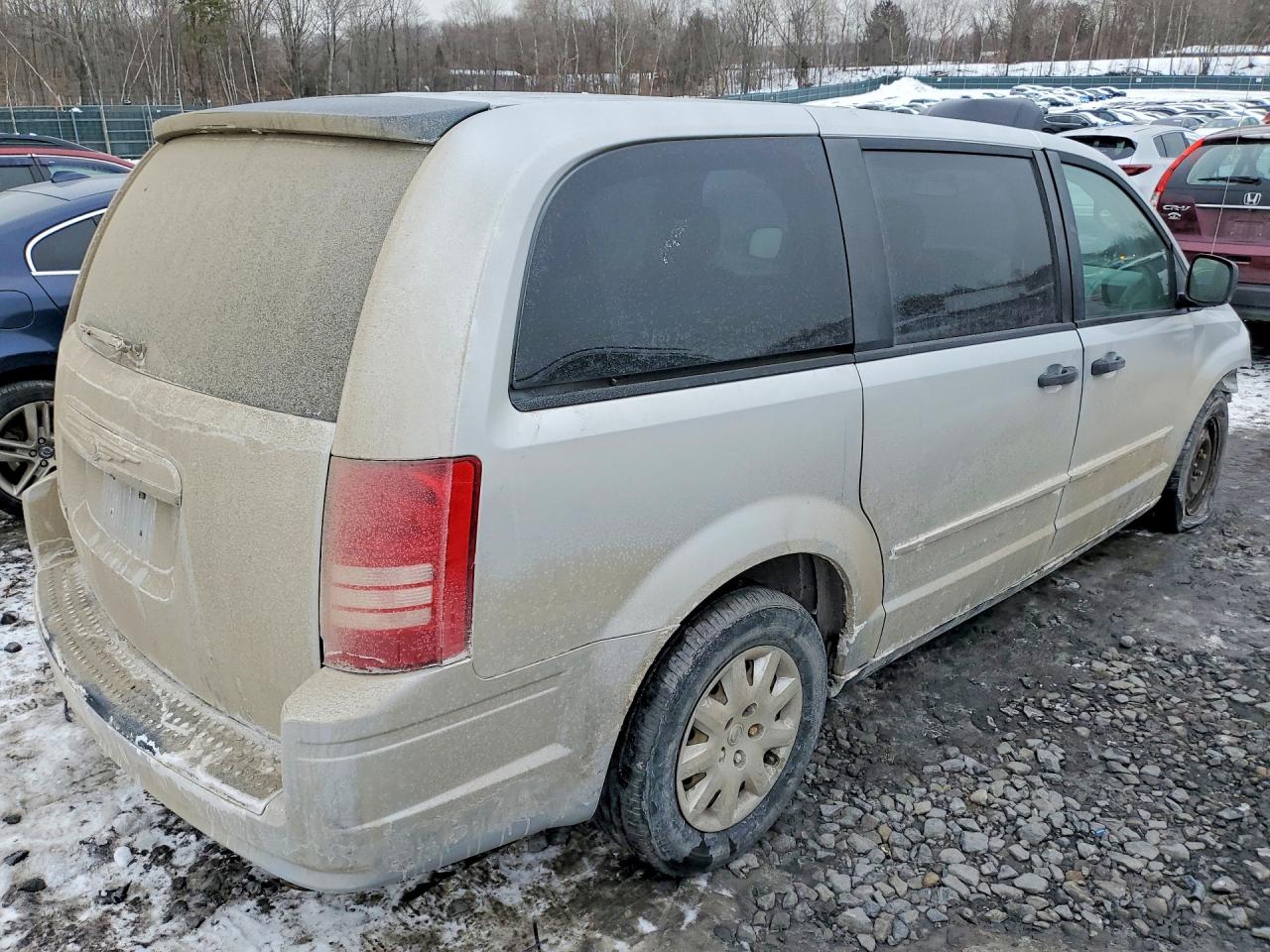 2008 CHRYSLER TOWN & COUNTRY LX photo 7