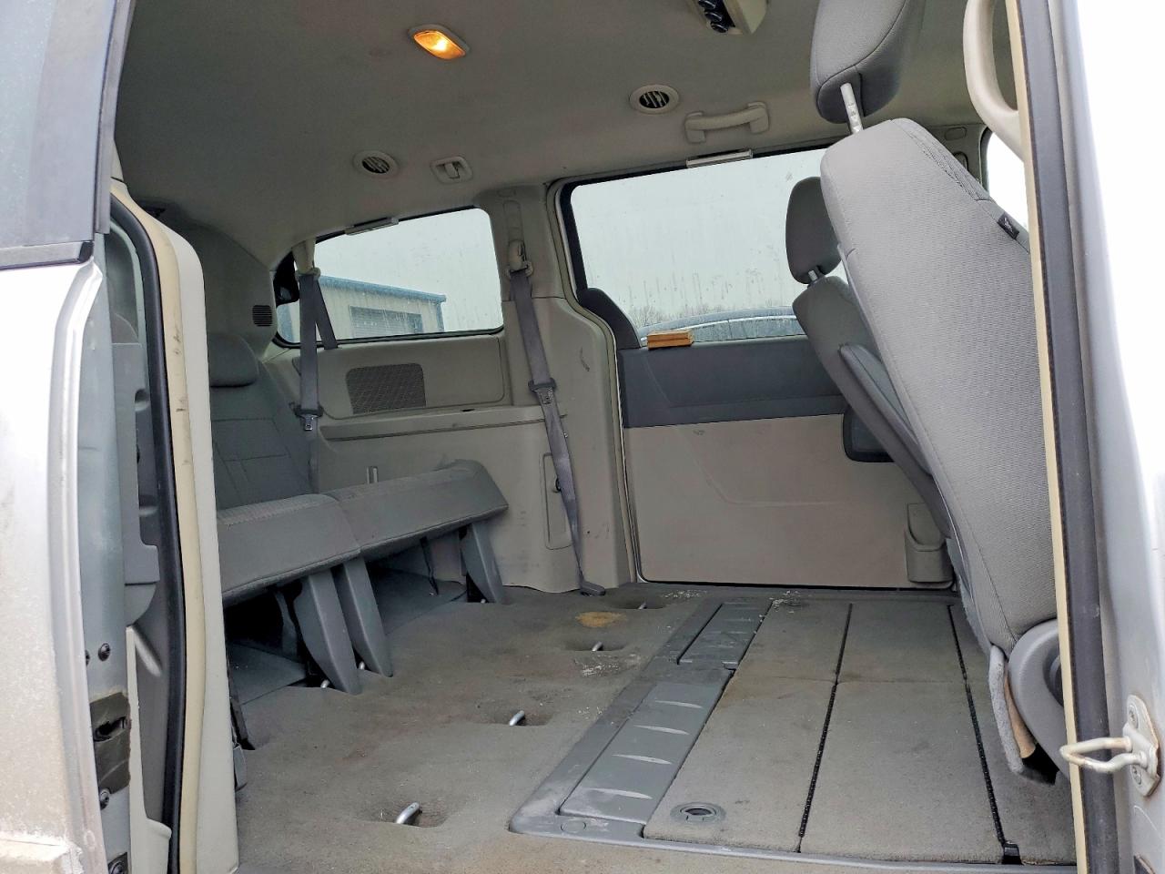 2008 CHRYSLER TOWN & COUNTRY LX photo 31