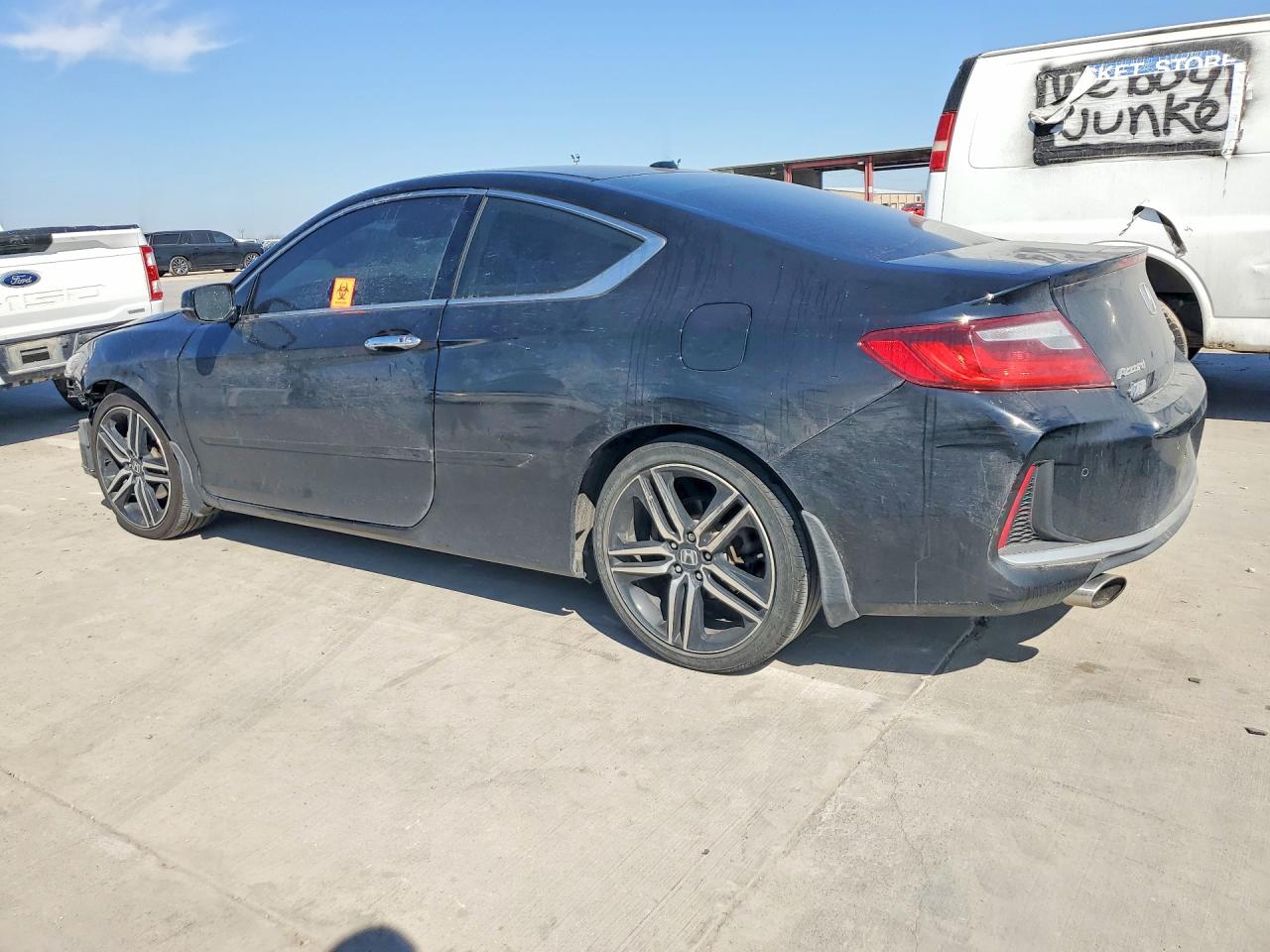 2017 HONDA ACCORD TOURING photo 2