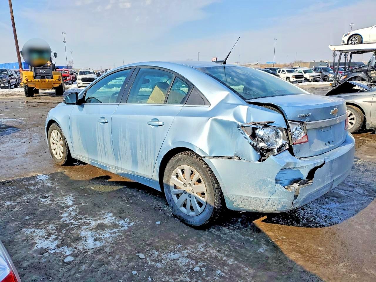 2011 CHEVROLET CRUZE photo 2