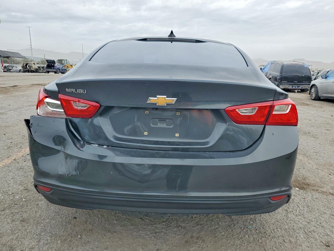 2018 CHEVROLET MALIBU LS photo 6