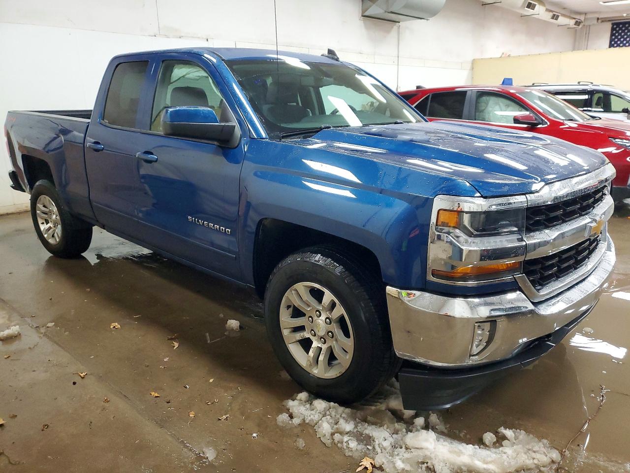 2018 CHEVROLET SILVERADO K1500 LT photo 4
