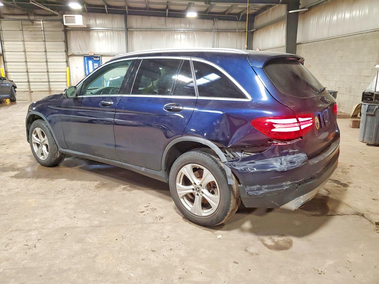 2017 MERCEDES-BENZ GLC 300 4MATIC photo 4