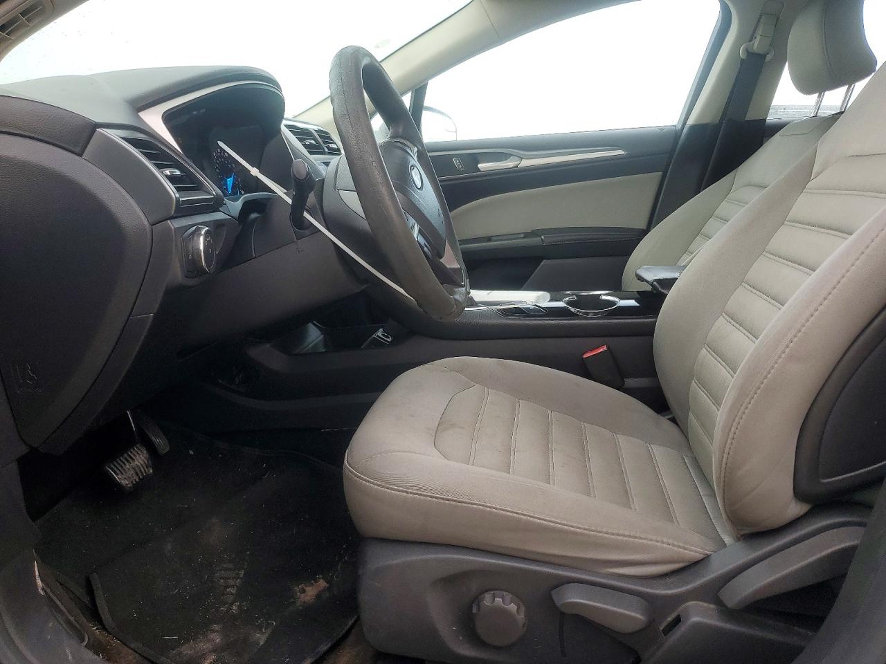 2015 FORD FUSION photo 19