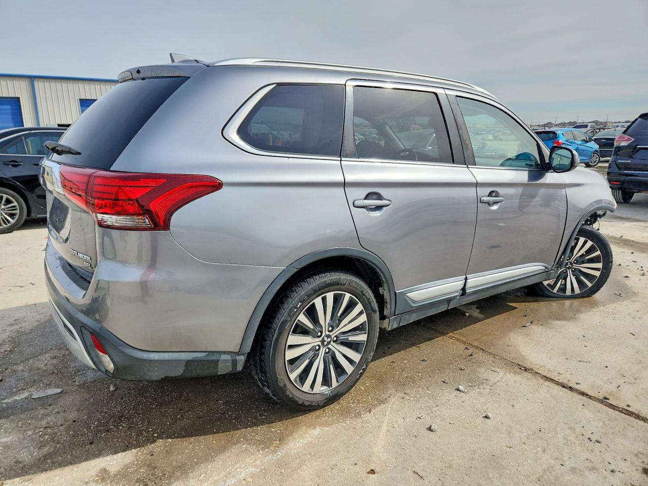 2019 MITSUBISHI OUTLANDER SE photo 5