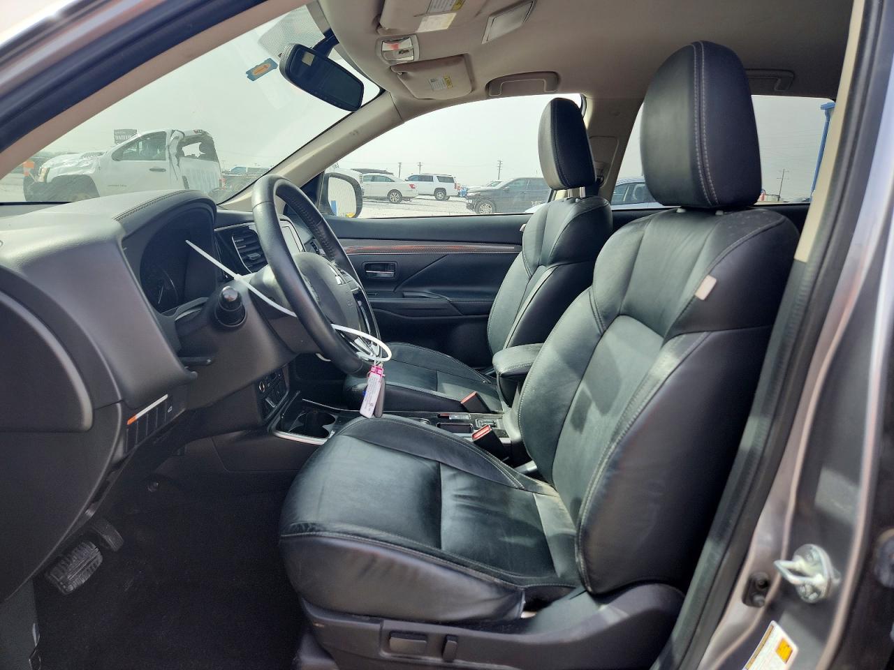 2019 MITSUBISHI OUTLANDER SE photo 13