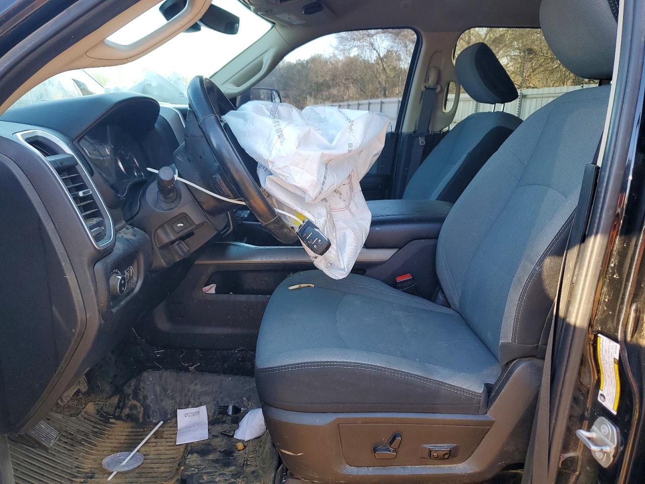 2019 RAM 3500 BIG HORN photo 19
