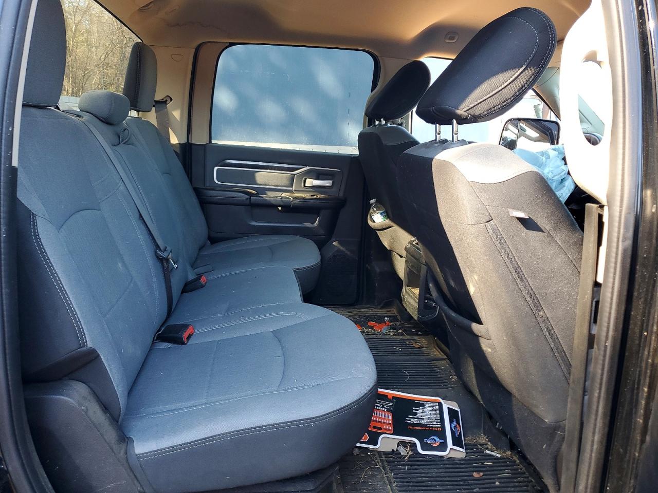 2019 RAM 3500 BIG HORN photo 28
