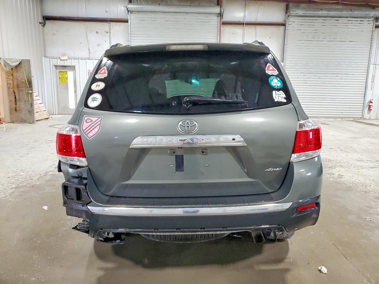 2012 TOYOTA HIGHLANDER BASE photo 6