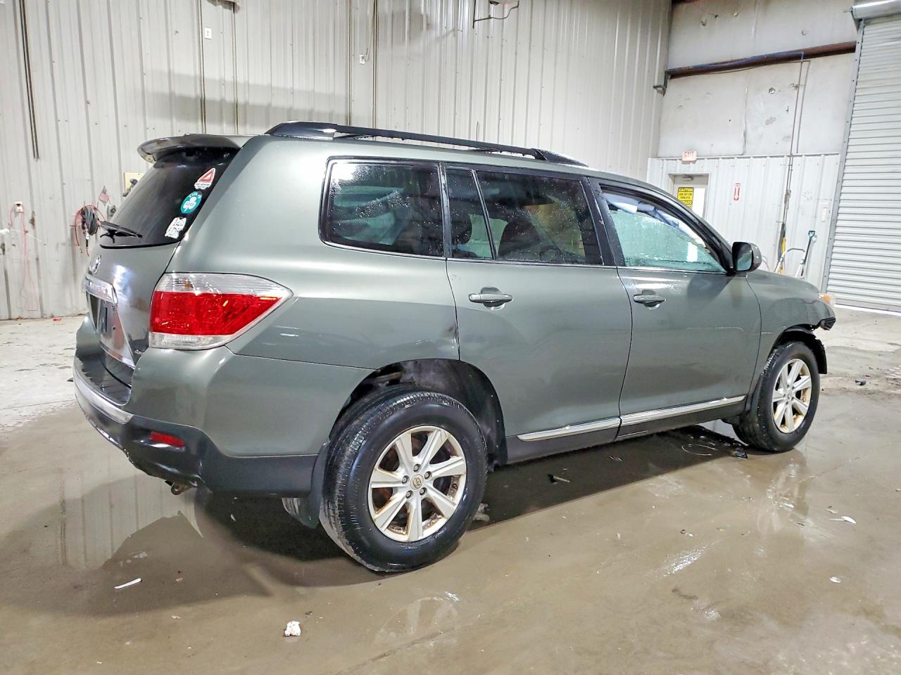2012 TOYOTA HIGHLANDER BASE photo 3