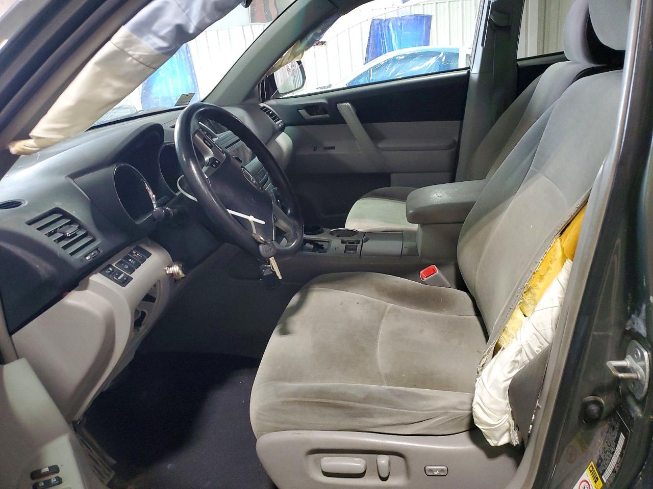 2012 TOYOTA HIGHLANDER BASE photo 7