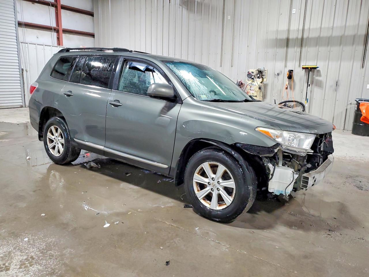 2012 TOYOTA HIGHLANDER BASE photo 4