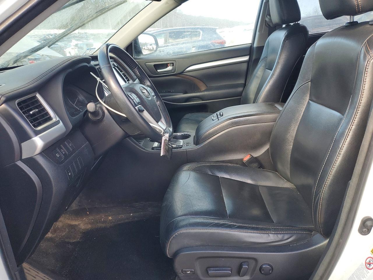 2018 TOYOTA HIGHLANDER SE photo 13