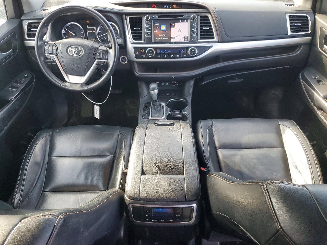 2018 TOYOTA HIGHLANDER SE photo 15