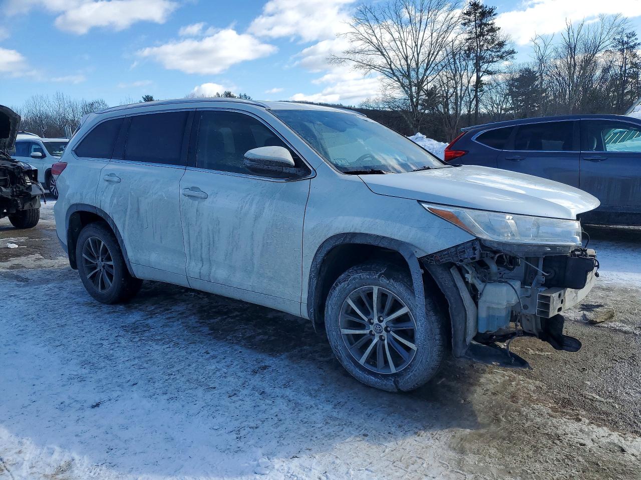 2018 TOYOTA HIGHLANDER SE photo 7