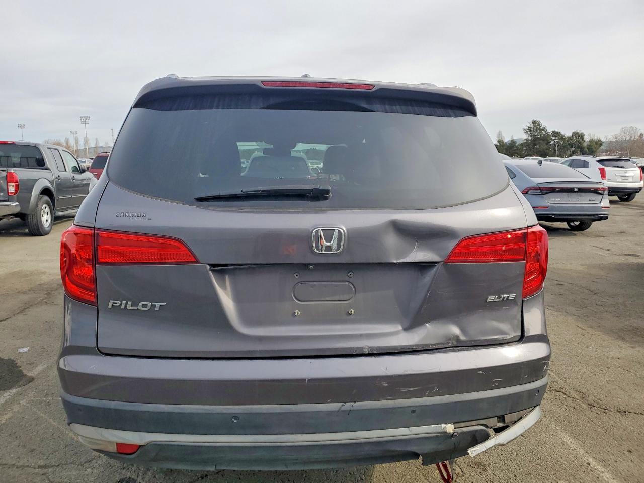 2016 HONDA PILOT ELITE photo 11