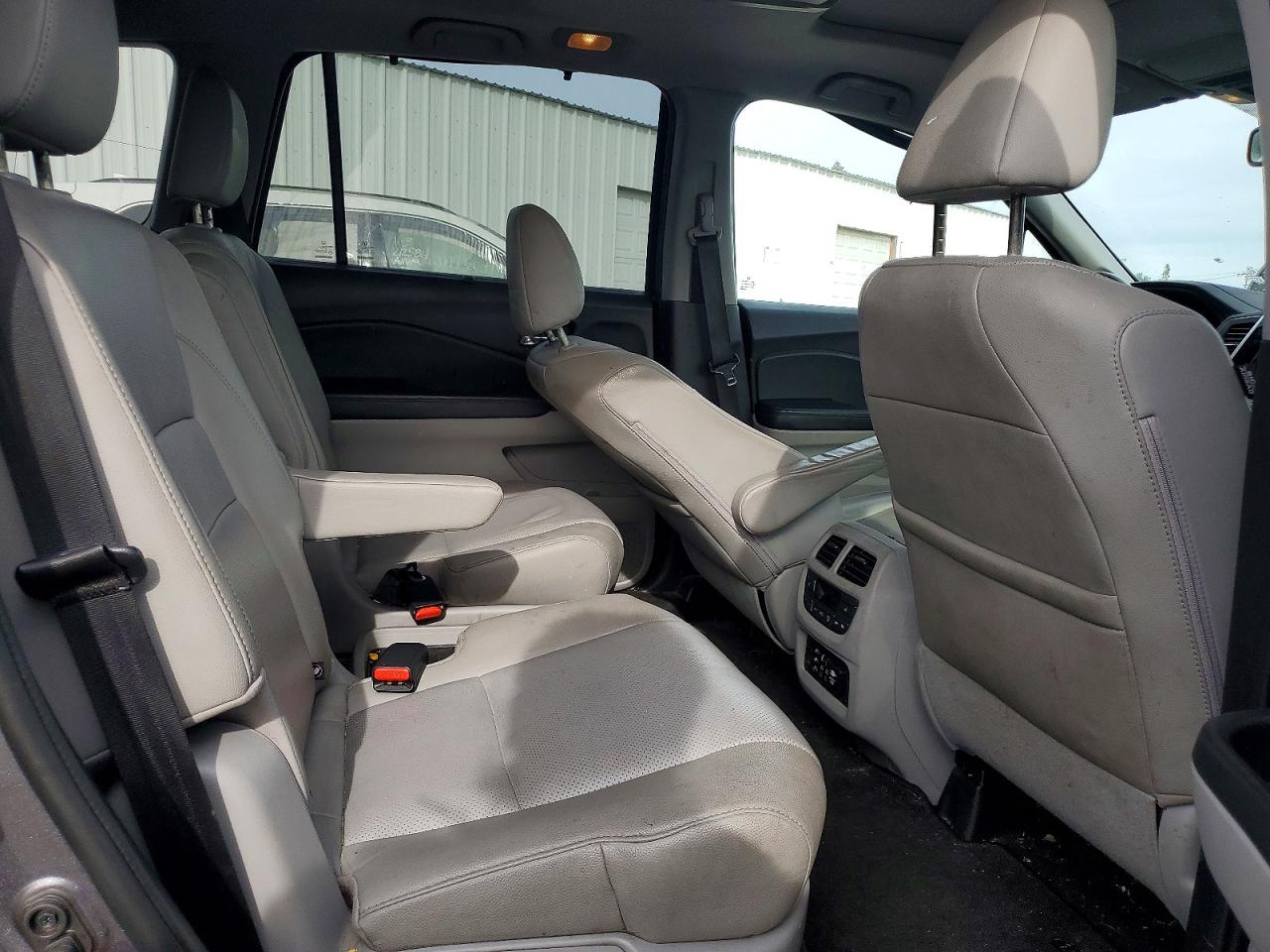 2016 HONDA PILOT ELITE photo 19