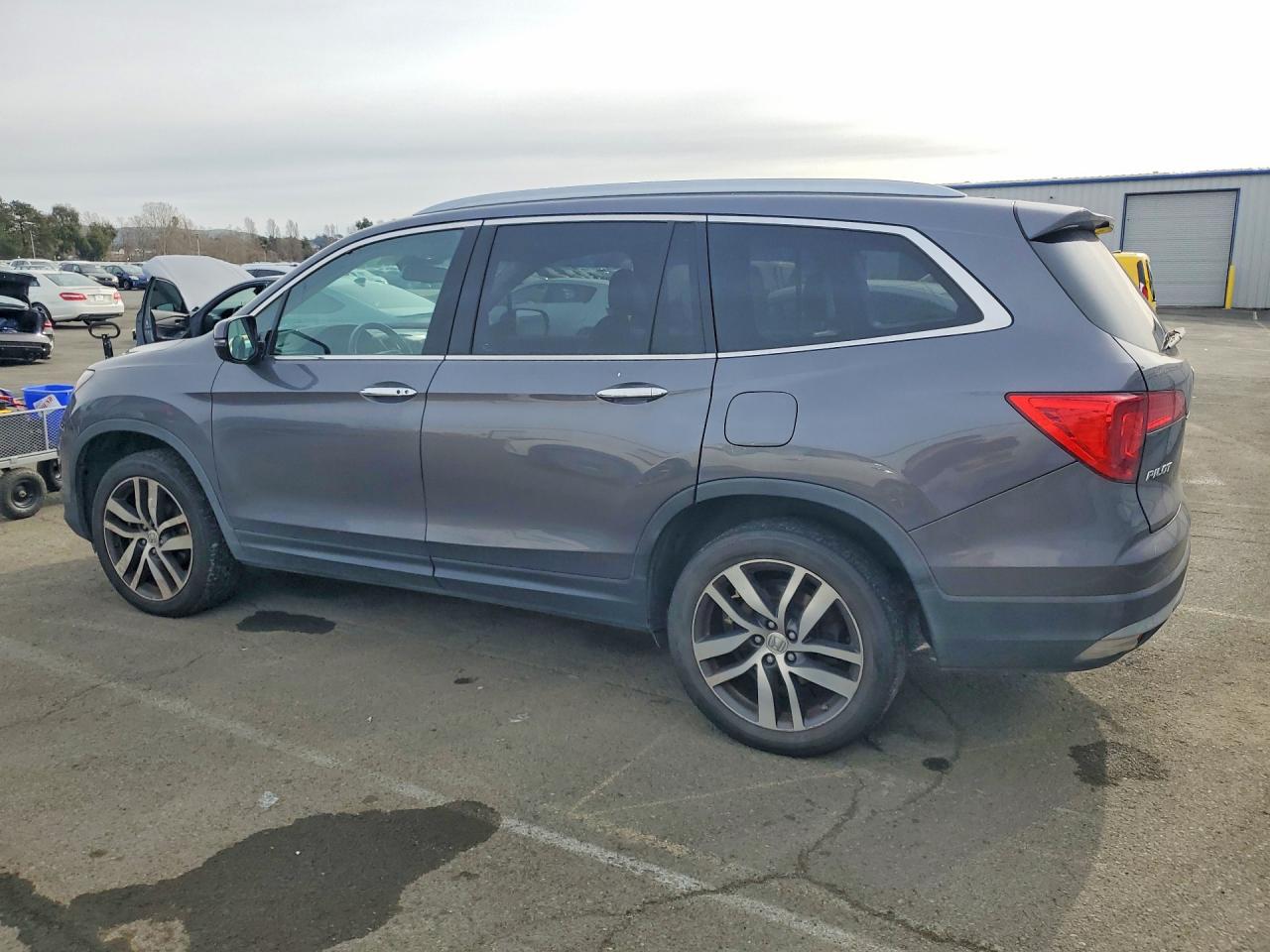 2016 HONDA PILOT ELITE photo 3