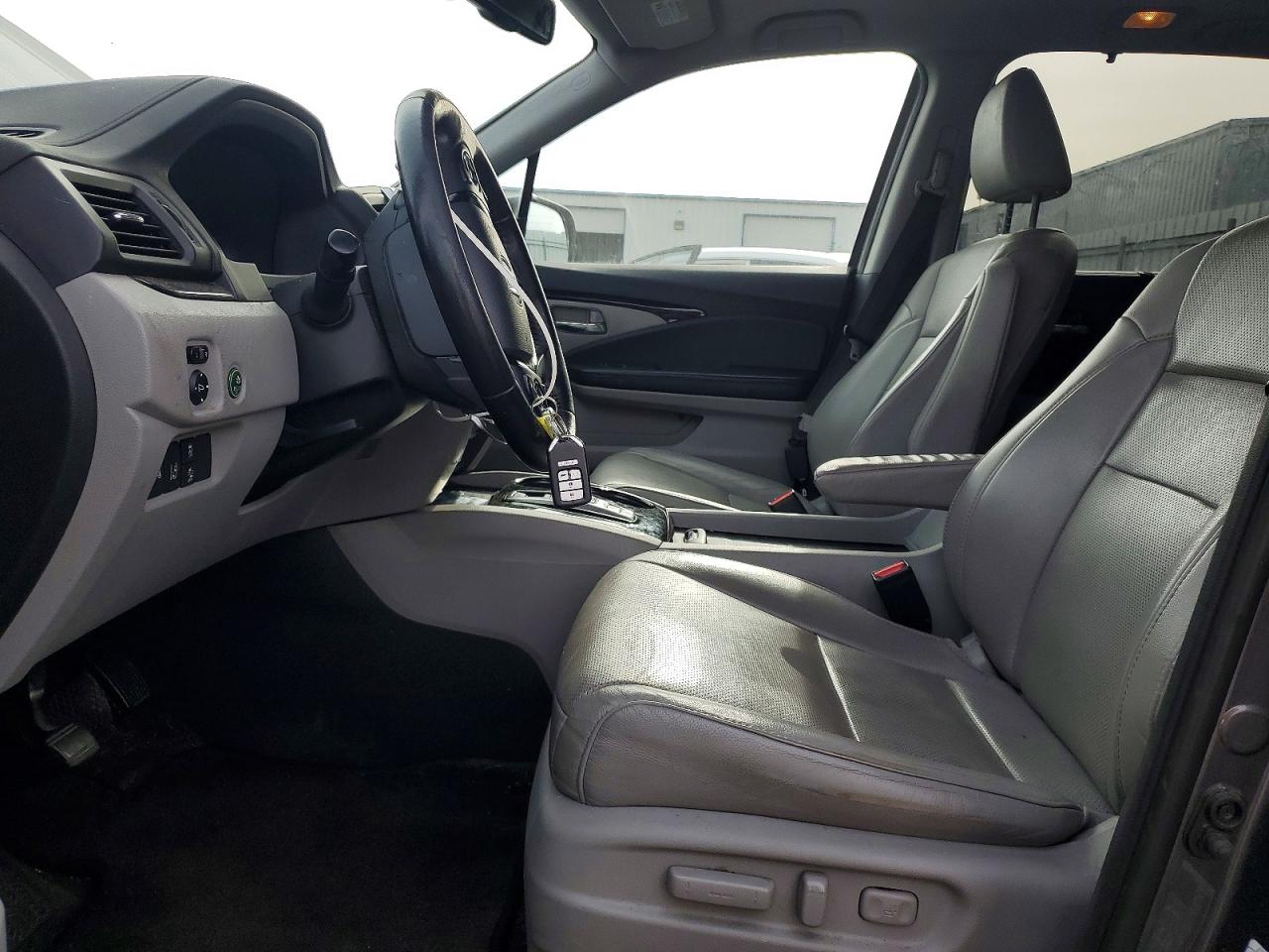 2016 HONDA PILOT ELITE photo 13