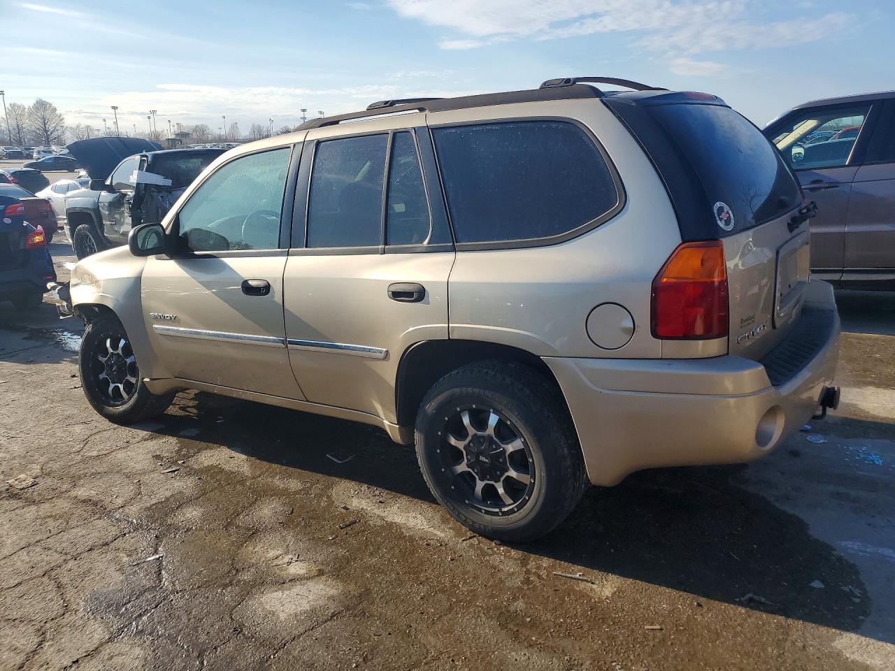 2006 GMC ENVOY photo 2