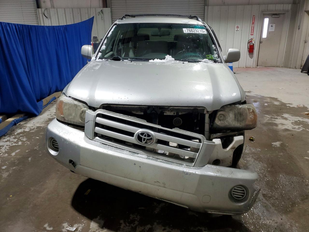 2005 TOYOTA HIGHLANDER LIMITED photo 9