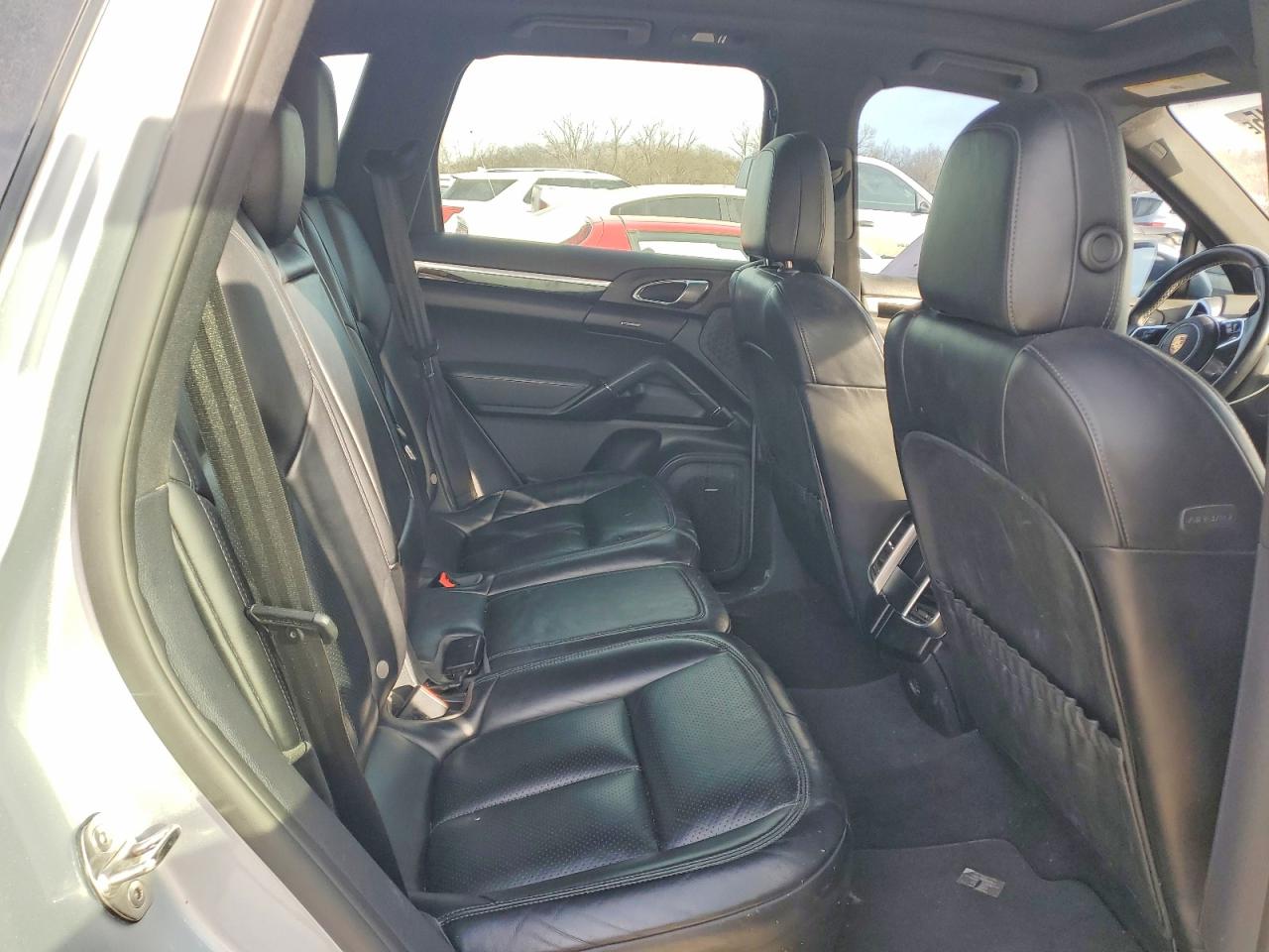 2018 PORSCHE CAYENNE photo 11