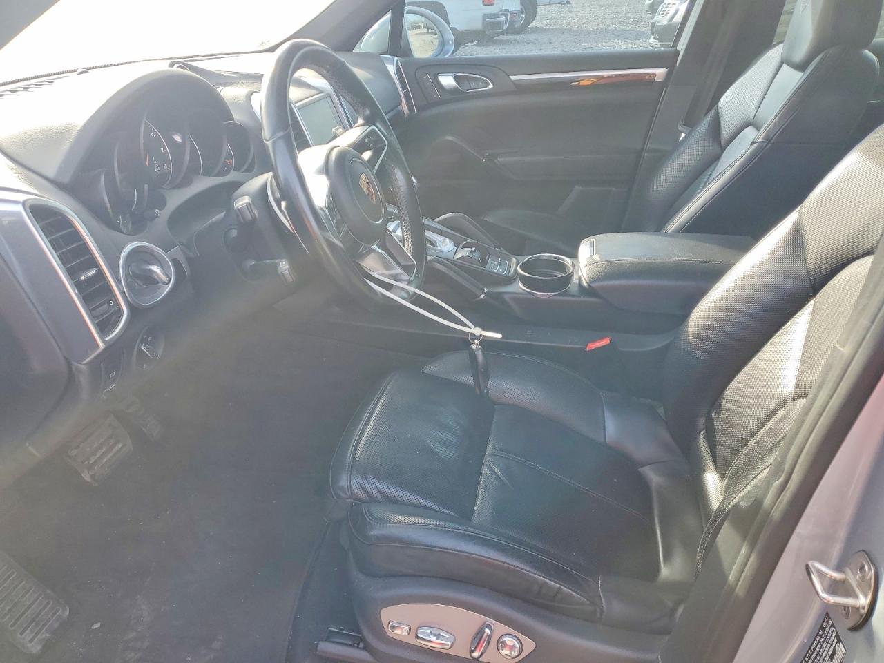 2018 PORSCHE CAYENNE photo 7