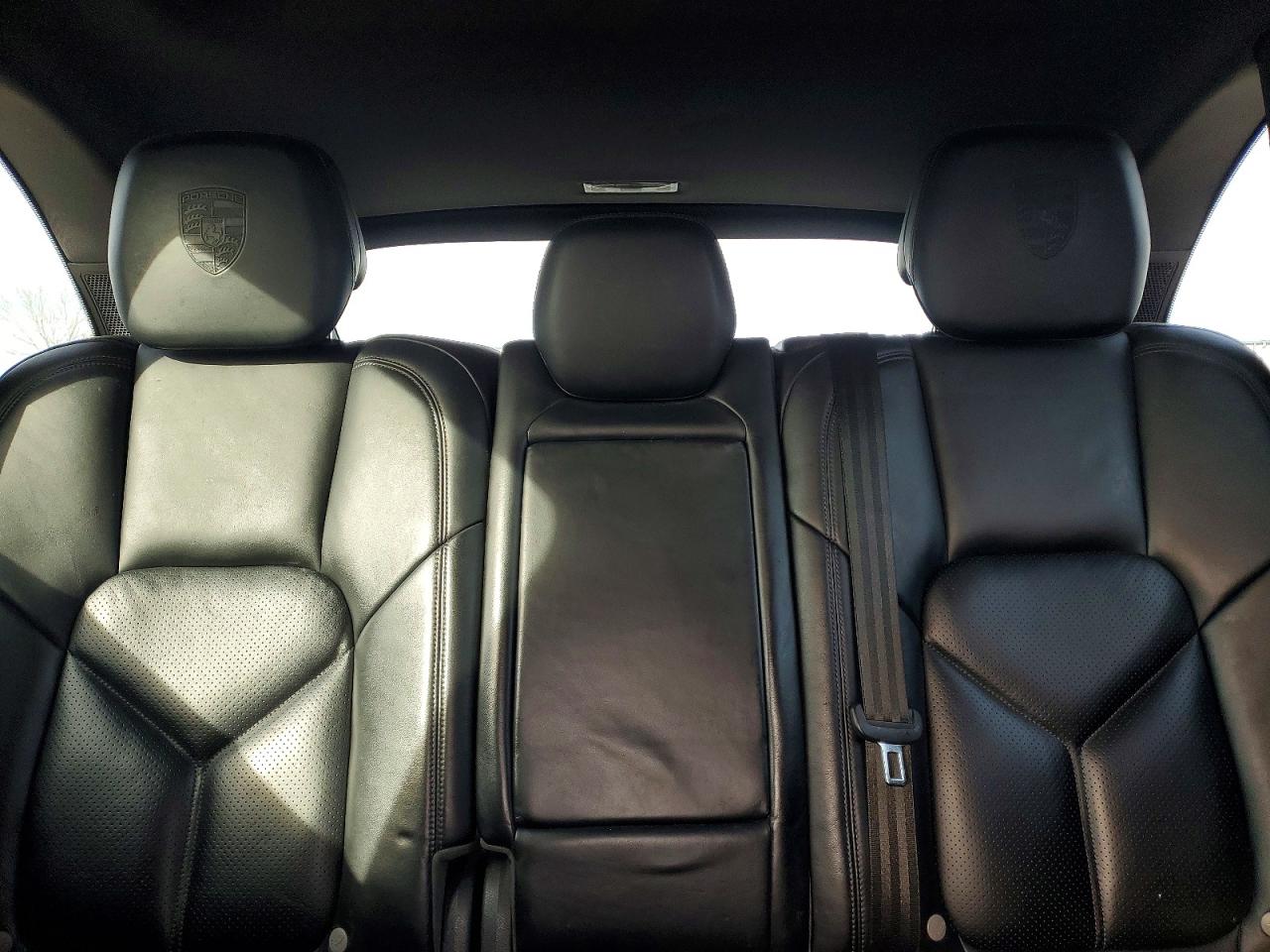 2018 PORSCHE CAYENNE photo 10