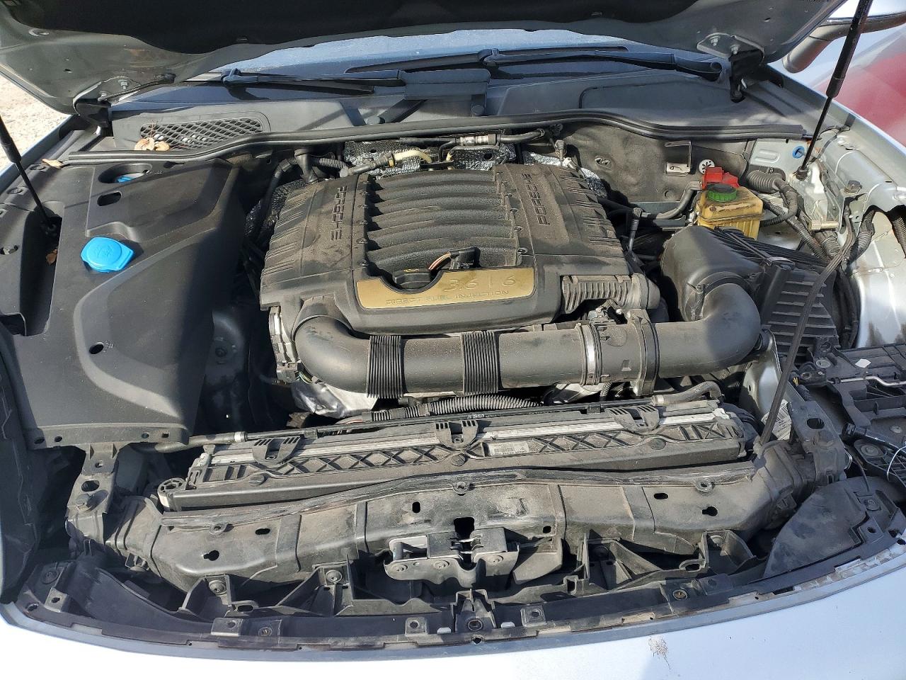 2018 PORSCHE CAYENNE photo 12