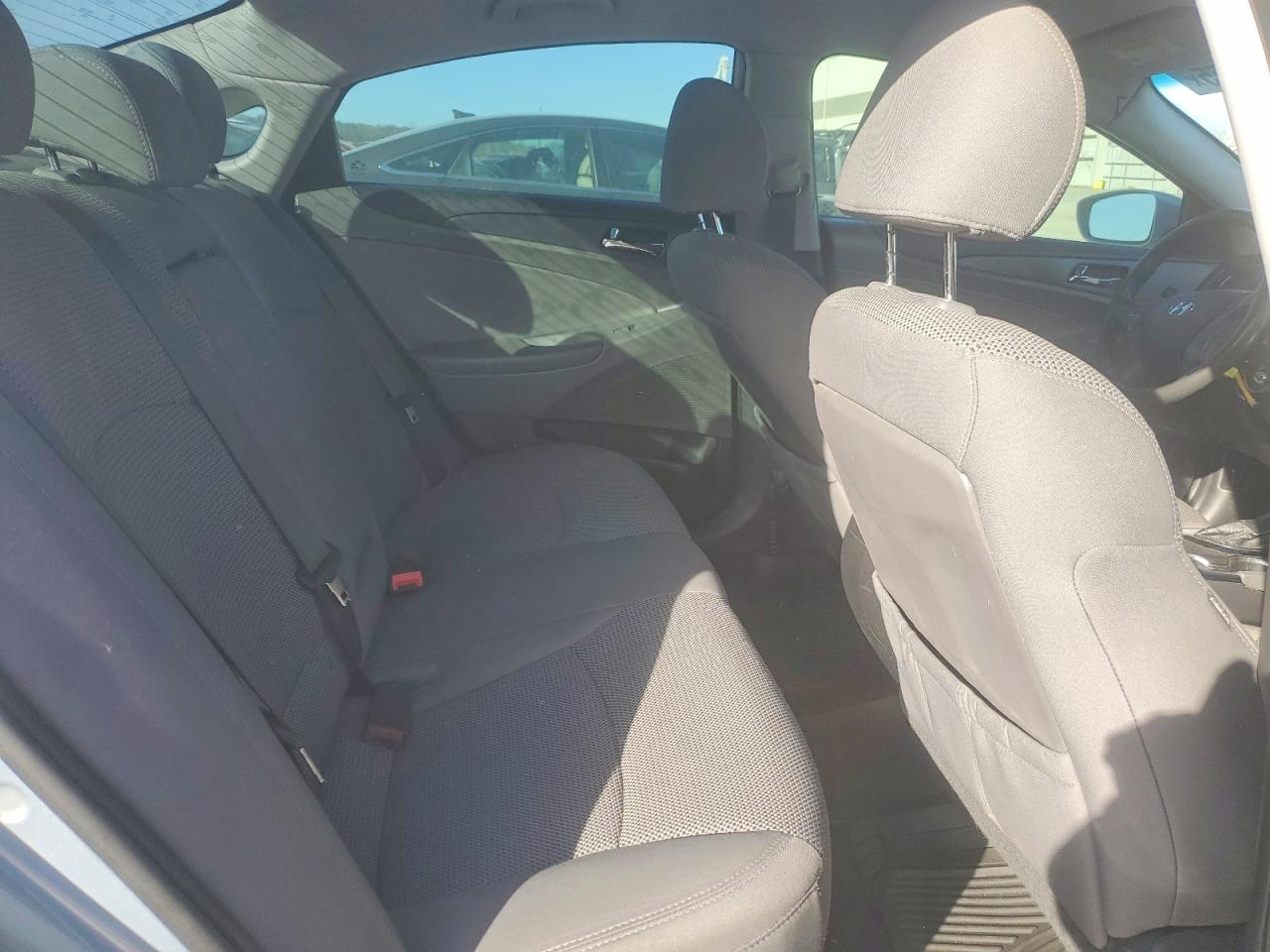 2011 HYUNDAI SONATA GLS photo 28