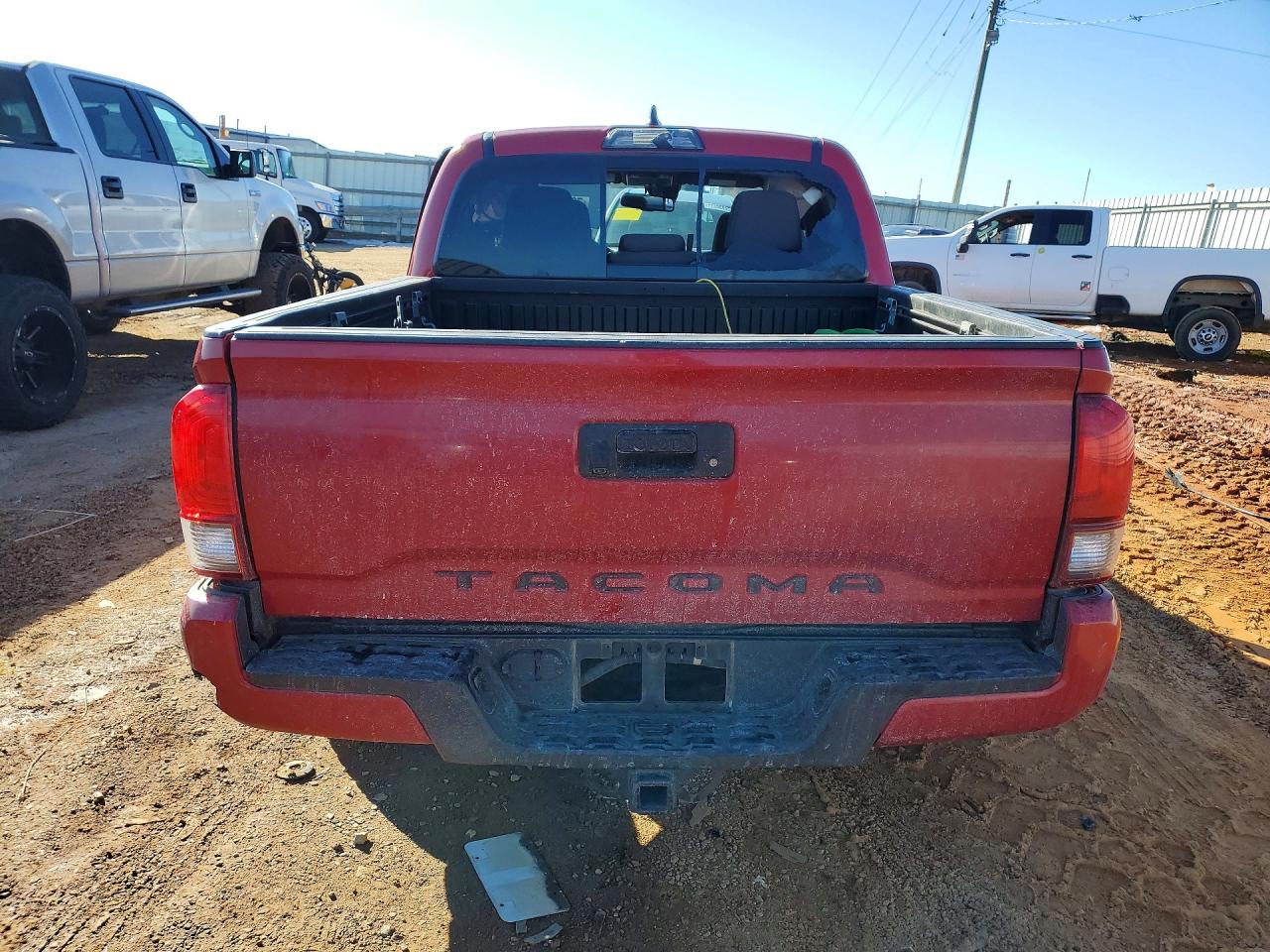 2019 TOYOTA TACOMA photo 11