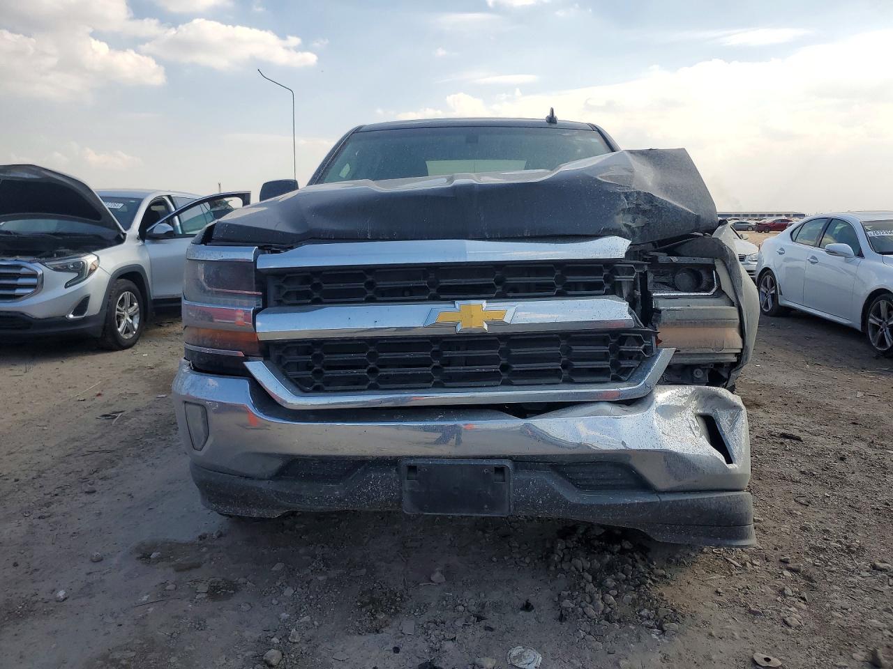 2017 CHEVROLET SILVERADO C1500 LT photo 5