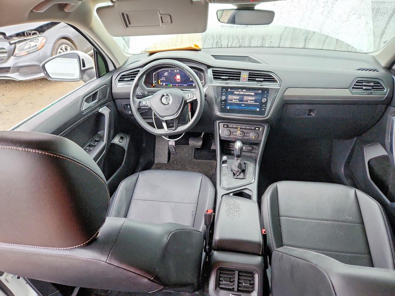 2021 VOLKSWAGEN TIGUAN SE photo 8