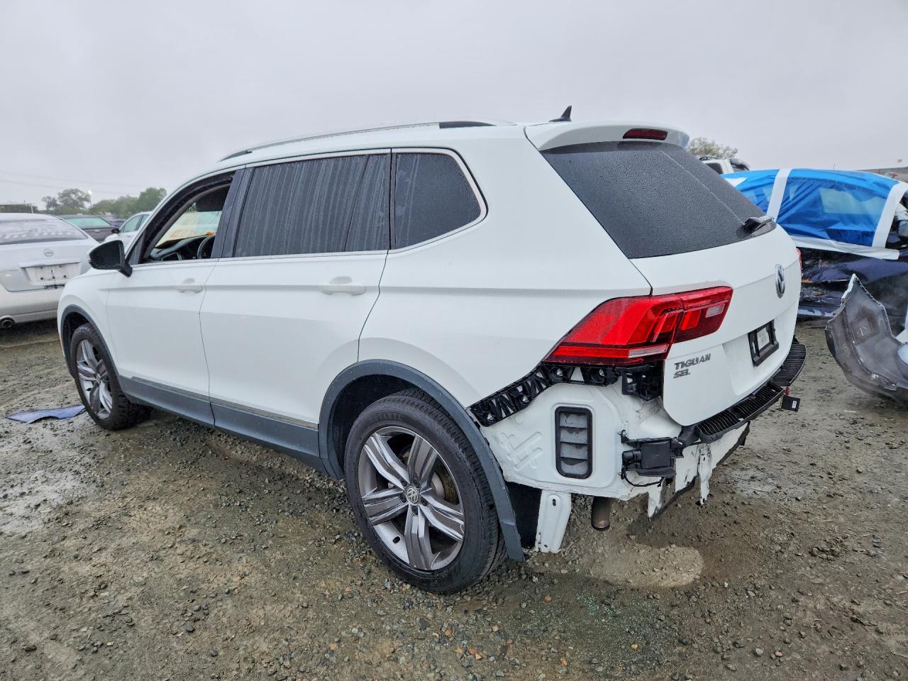 2021 VOLKSWAGEN TIGUAN SE photo 2