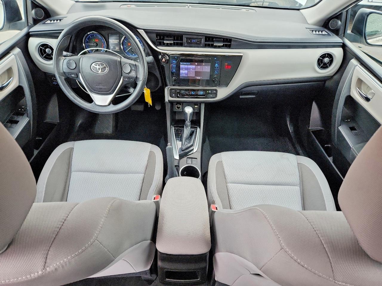 2018 TOYOTA COROLLA LE photo 8