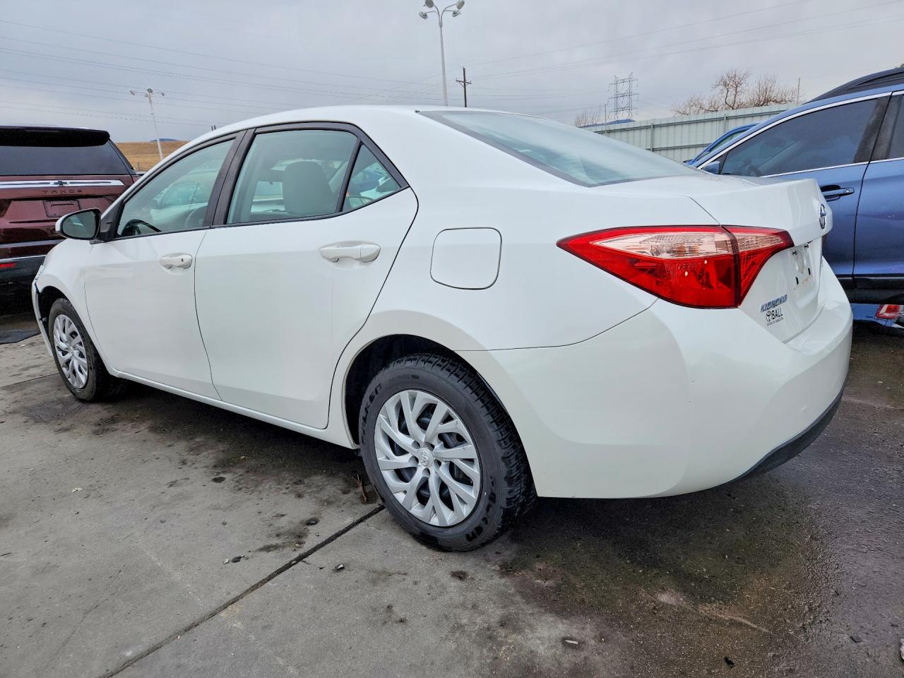 2018 TOYOTA COROLLA LE photo 2