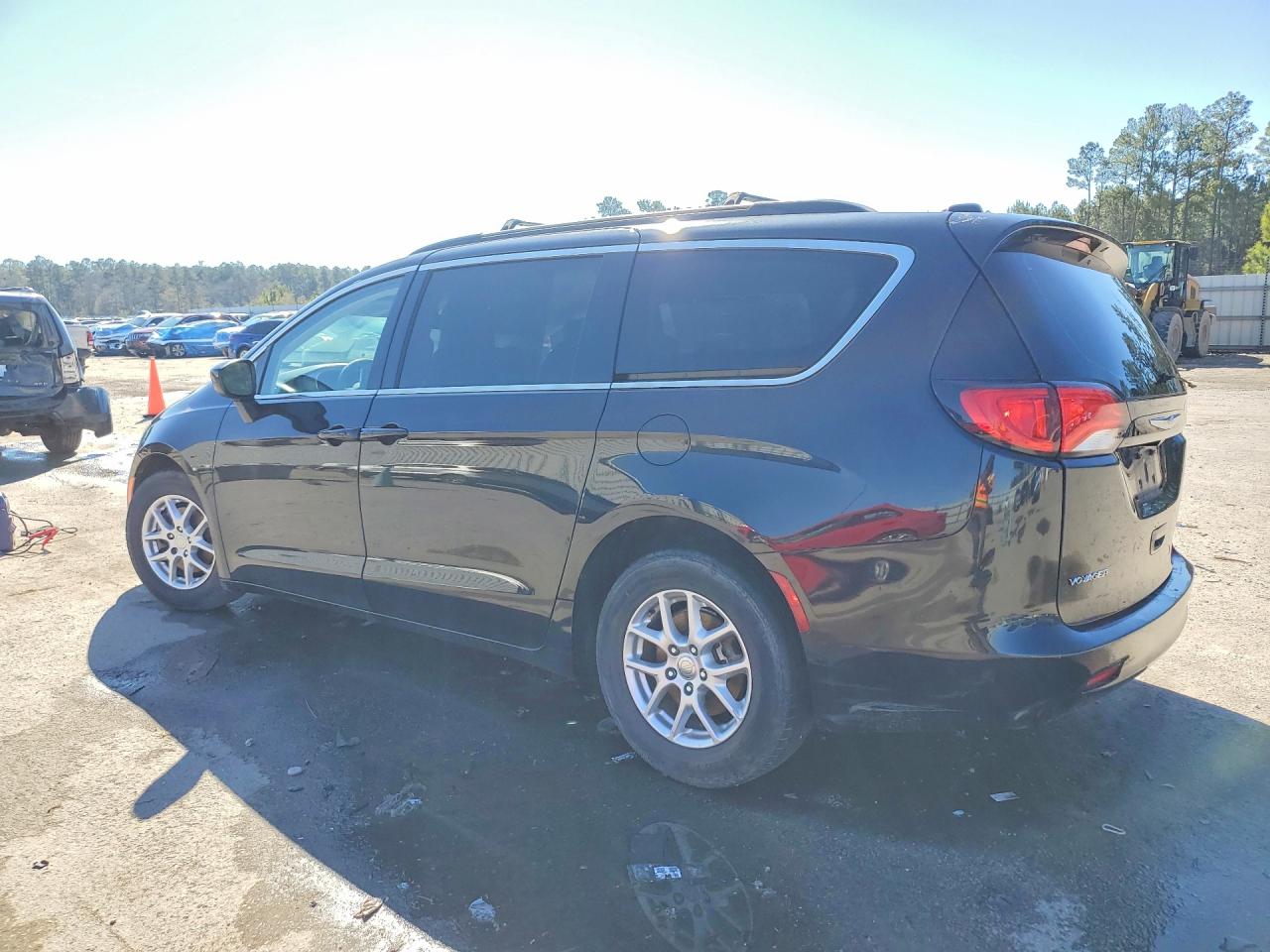 2020 CHRYSLER VOYAGER LXI photo 4