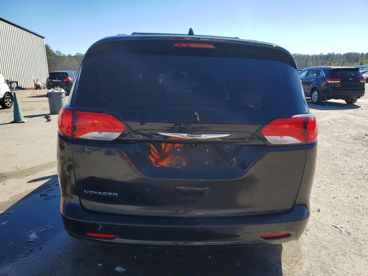 2020 CHRYSLER VOYAGER LXI photo 16