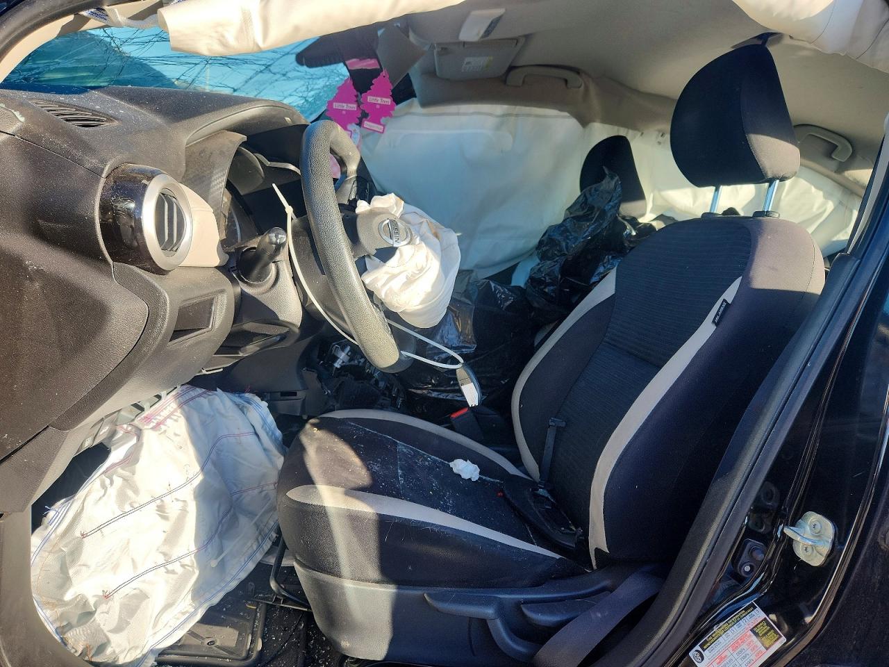 2021 NISSAN VERSA SV photo 7
