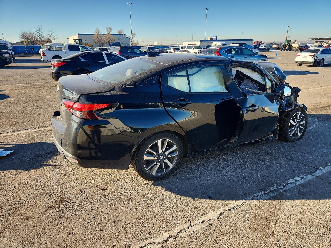 2021 NISSAN VERSA SV photo 3