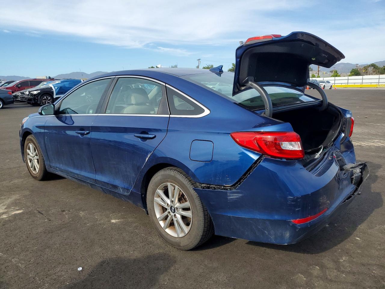 2017 HYUNDAI SONATA SE photo 3